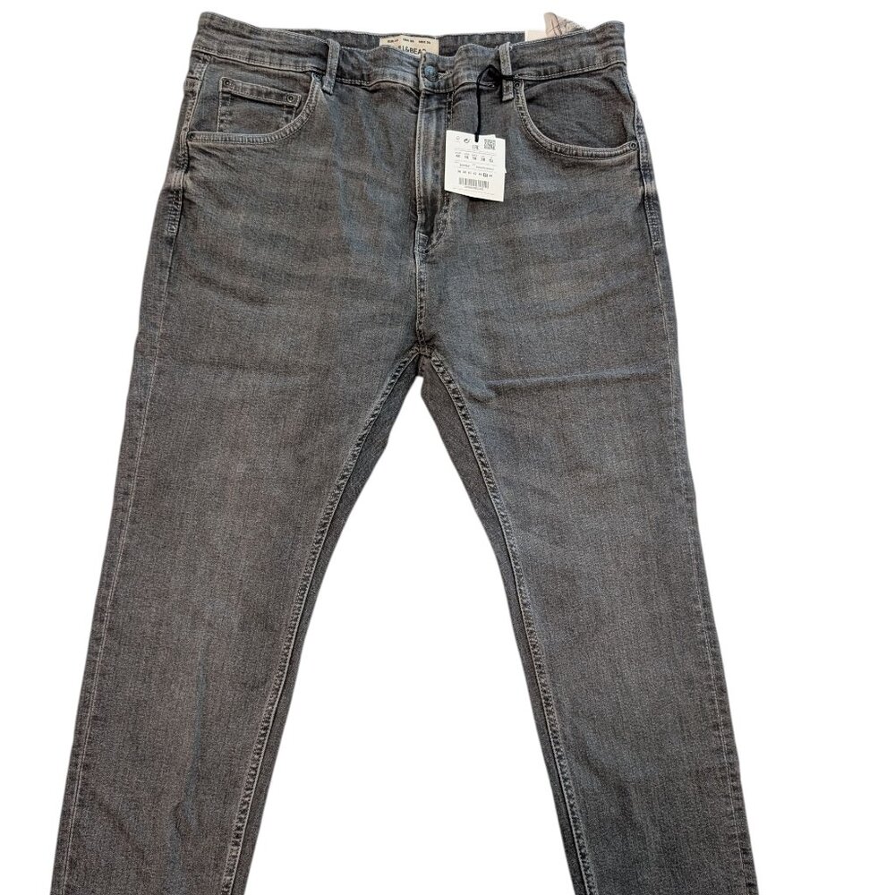 Men's Pull & Bear Carrot Fit Jeans - Men's 36" waist - NWT.